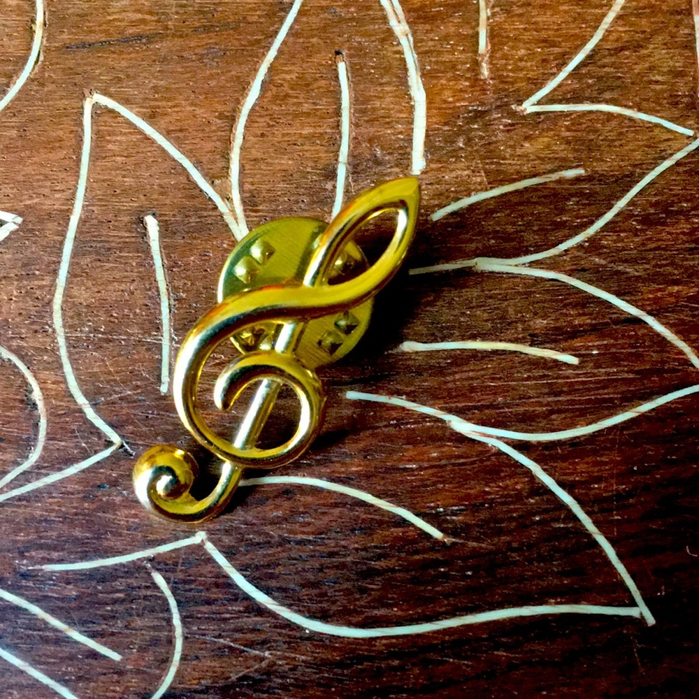 Golden Music Note Pin